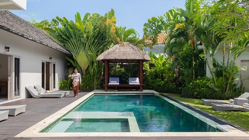 Hiburan Villas Zwembad 1