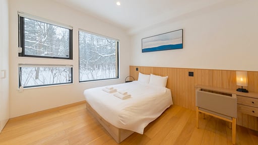 Kouzan Woods Chalet Bedroom 1