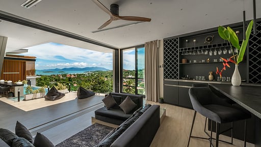 Magic Tuxedo Villa Living room