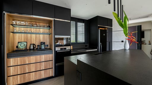 Magic Tuxedo Villa Kitchen
