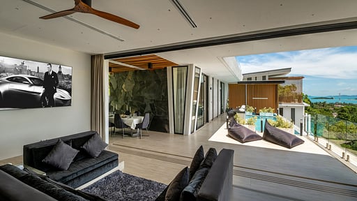 Magic Tuxedo Villa Living room