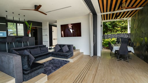 Magic Tuxedo Villa Living room