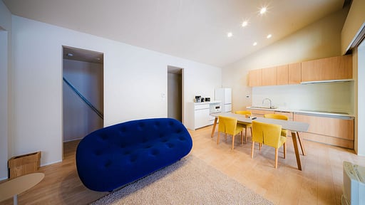 Mimi Hakuba Living room