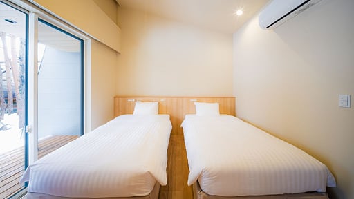 Mimi Hakuba Bedroom 1