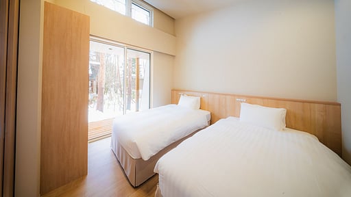 Mimi Hakuba Bedroom 1