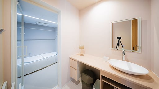 Mimi Hakuba Bedroom 1