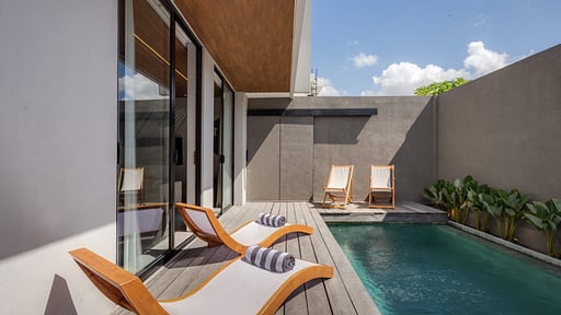 Nawan Villas Swimming pool 2