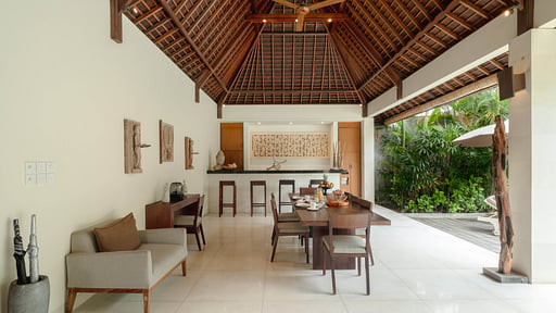 Nyaman Villa 8 Area makan