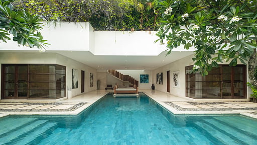Nyaman Villa 8 Kolam renang 1