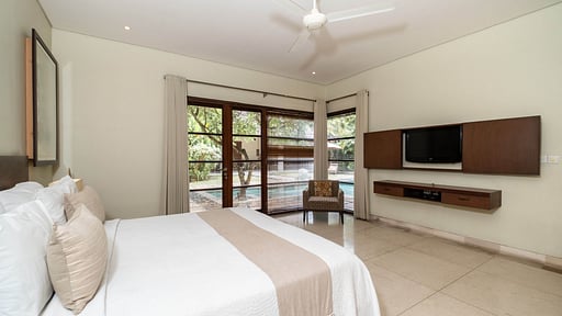 Nyaman Villa 8 Kamar Tidur 3