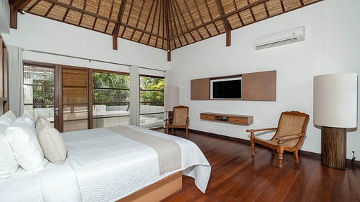 Nyaman Villa 8 Kamar Tidur 5