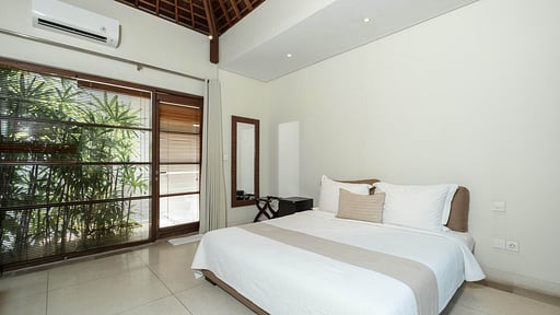 Nyaman Villa 8 Kamar Tidur 4