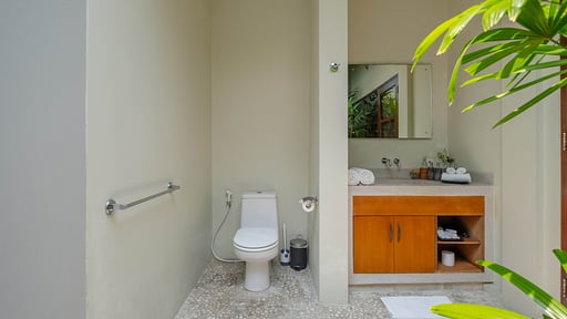 Nyaman Villa 8 Kamar Tidur 8