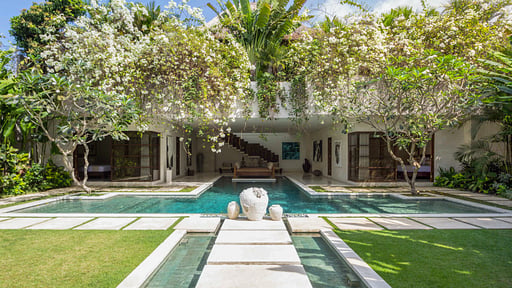 Nyaman Villa 8 Kolam renang 1