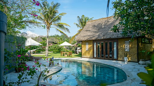 Pondok Santi Deluxe Private Pool Villa Бассейн