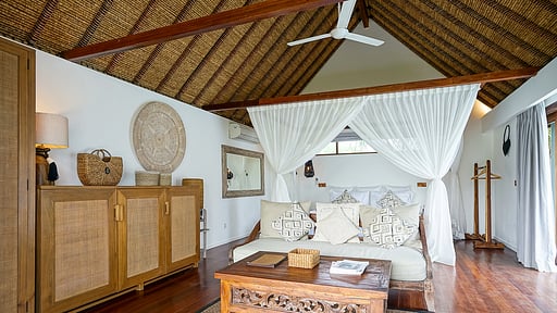Pondok Santi Deluxe Private Pool Villa Спальня 1