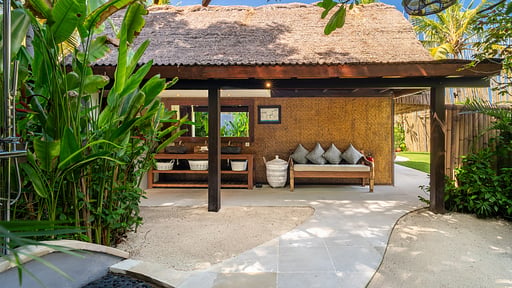 Pondok Santi Deluxe Private Pool Villa Спальня 1