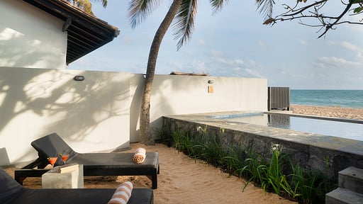 Red Parrot Beach Villa Swimming pool
