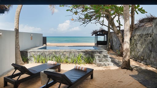 Red Parrot Beach Villa Swimming pool