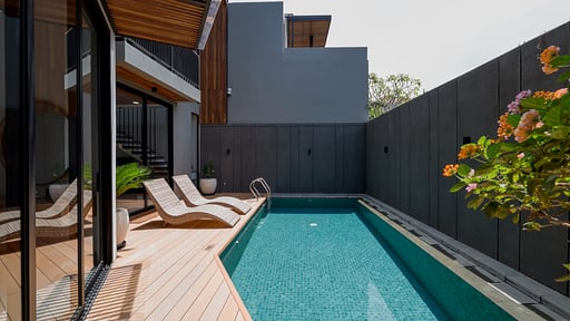 Rumah Christa Zwembad