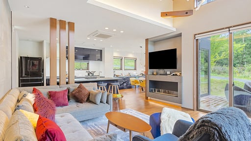 Mineta Chalet Living room