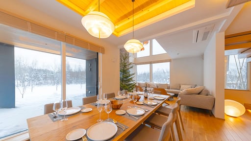 Rusutsu Chalet Rose Villa Dining area