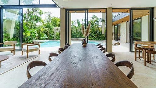 The Arch Villa Dining area