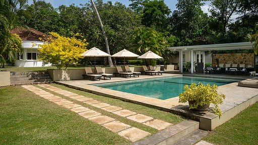 The Deco House Kolam renang