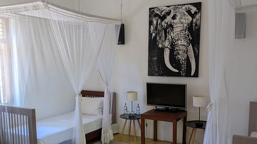 The Lake House Bedroom 5