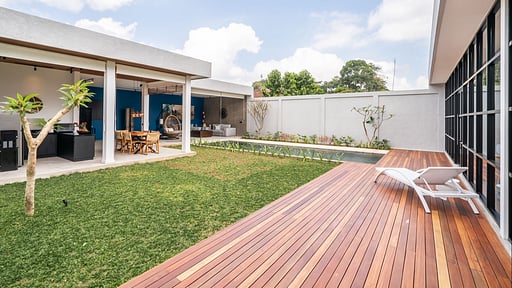 The Loft Noon Garden