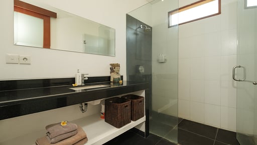 The Uma Villa Спальня 2