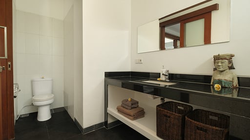 The Uma Villa Спальня 2