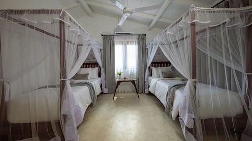 The Well House Спальня 4