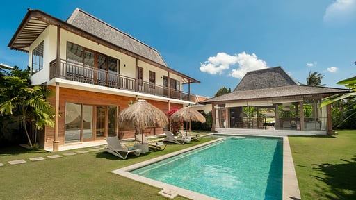 Alea Estate Swimming pool 2
