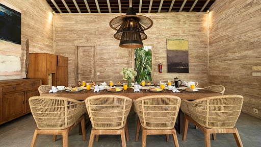 Villa Alea Dining area