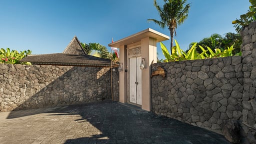 Villa Alea Parking areas