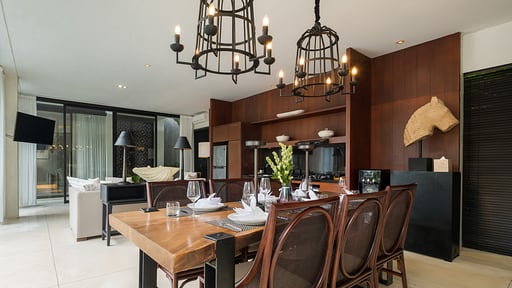 Villa Ambergris Dining area