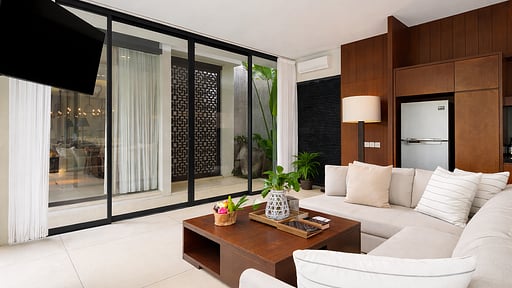 Villa Ambergris Living room