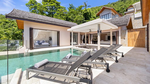 Villa Awan Tujuh Zwembad