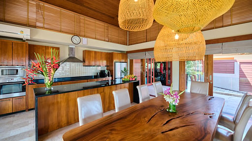Villa Ayundra Dining area