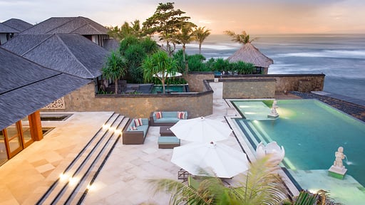 Villa Bayu Gita Beachfront Piscina