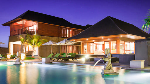Villa Bayu Gita Beachfront Piscina