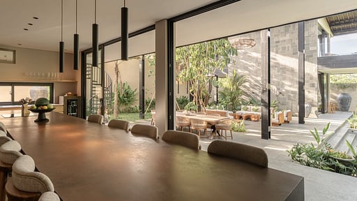 Villa Belantara Bingin Обеденная зона