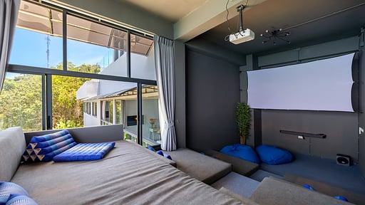 Villa Cholchalee Media room