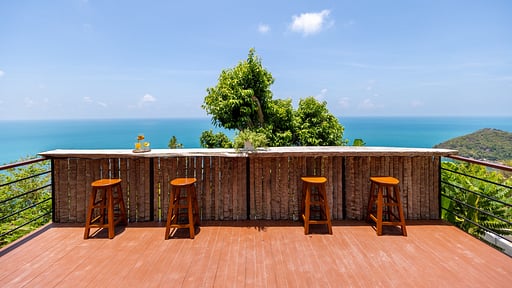 Villa Cholchalee Rooftop lounge