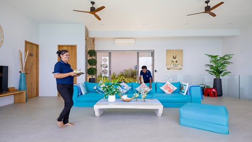 Villa Cholchalee Villa staff