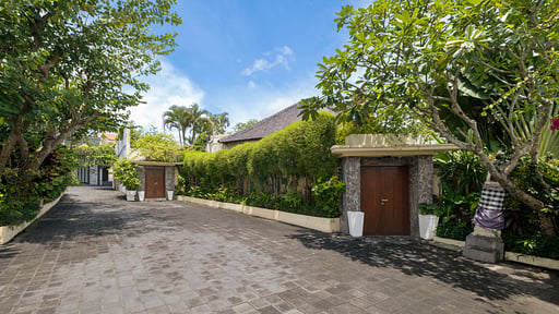 Villa Coraffan Parking areas