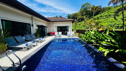 Villa Crystal Nai Harn Бассейн