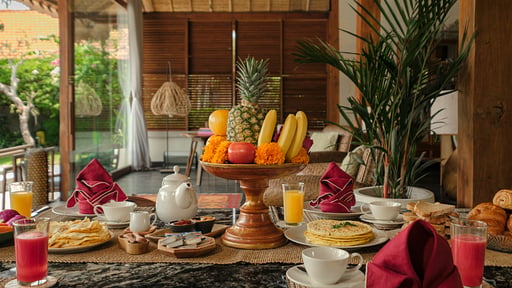 Villa Desa Roro Estate Dining area 4