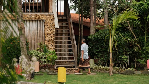 Villa Desa Roro Villa staff